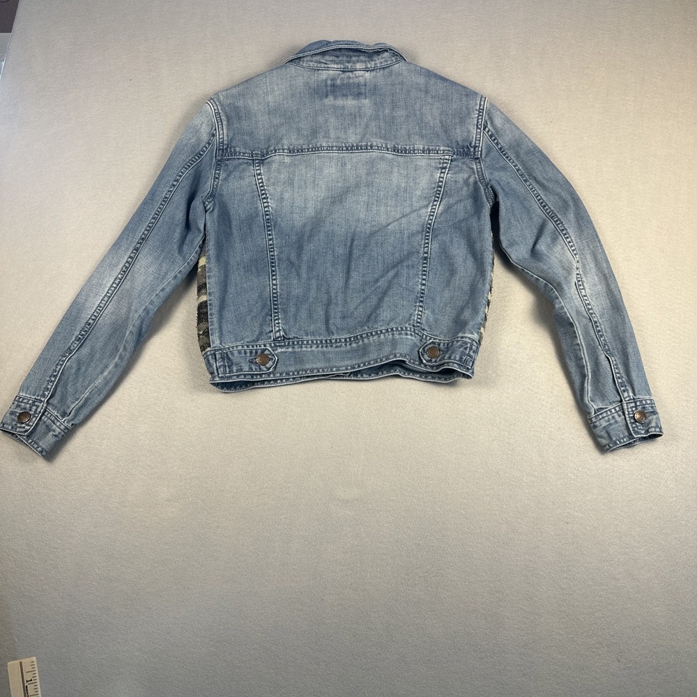 Forever 21 Women's Aztec Print Distressed Denim Jacket Size S - Picture 8 of 8